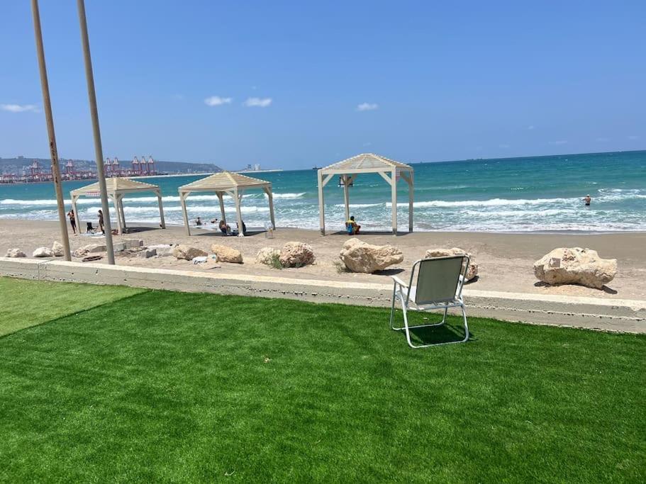 חיפה בית חוף מושלם עם גקוזי ומרפסת - Beachside Bliss W Jacuzzi מראה חיצוני תמונה